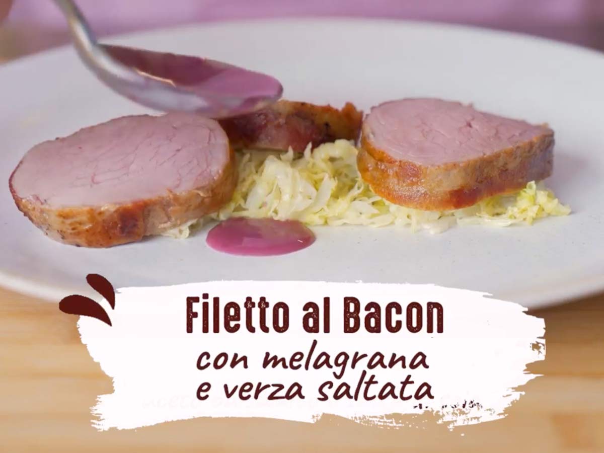Filetto al Bacon con melograno e verza saltata